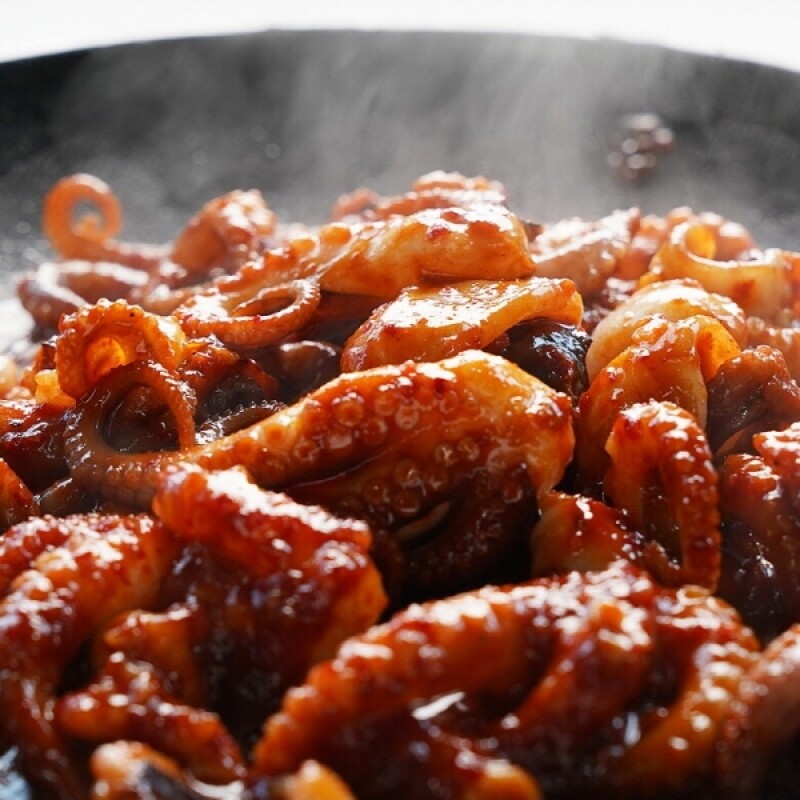 우주푸드빌몰 ,교동낙지 450gx2팩 캠핑요리 간편식 밀키트 간편조리 저녁 메뉴 덮밥  낙지볶음